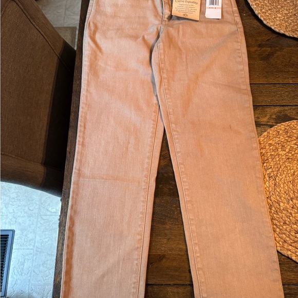 Democracy
Petite AbSolution High-Rise Round Up Destroyed Scalloped-Hem Boyfriend - Picture 4 of 5